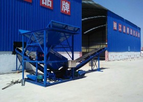 中鐵二十局鄭萬客專振動(dòng)式篩沙機(jī)工作現(xiàn)場(chǎng)